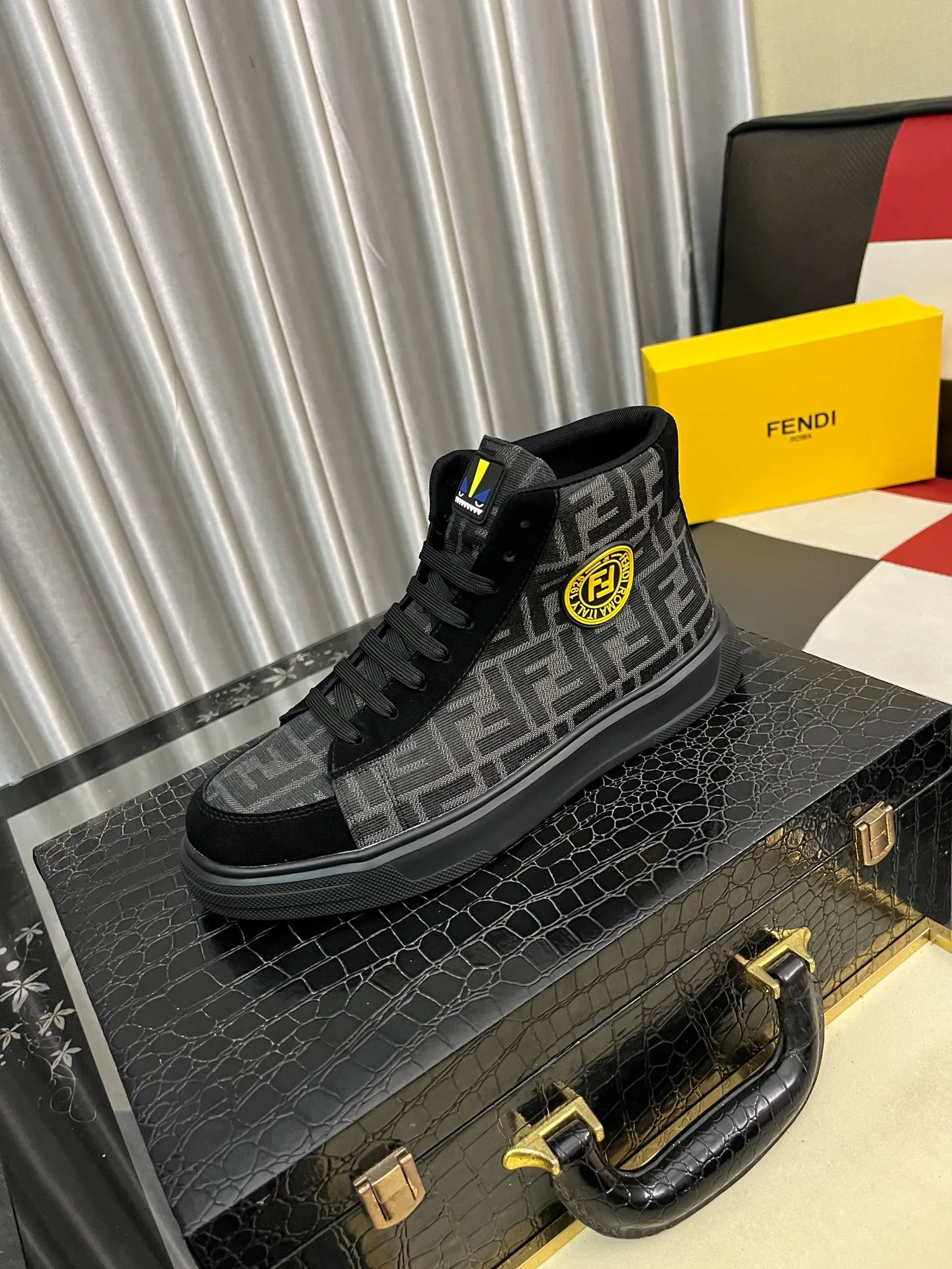 Men's Men's Shoes 💰440⌚️⌚️《 Fendi FENDI* 》 Latest hot-selling casual shoes, top brand [seduce] luxury ~ purchasing agency, top quality ~. [Strong] The upper is made of imported breathable cowhide with material ➕ breathable sheepskin lining (•) and fine workmanship. The original stylish and stylish soft rubber wear-resistant outsole is light and comfortable on the feet. The real thing looks better when taken in real life. Number of sizes: 38-442️⃣Colors available